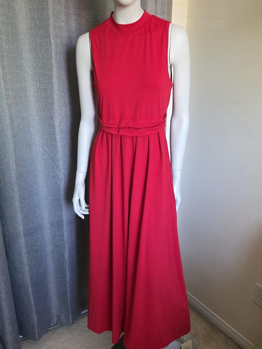 NWT HALARA Red Sleeveless Maxi Dress w Cinched Waist